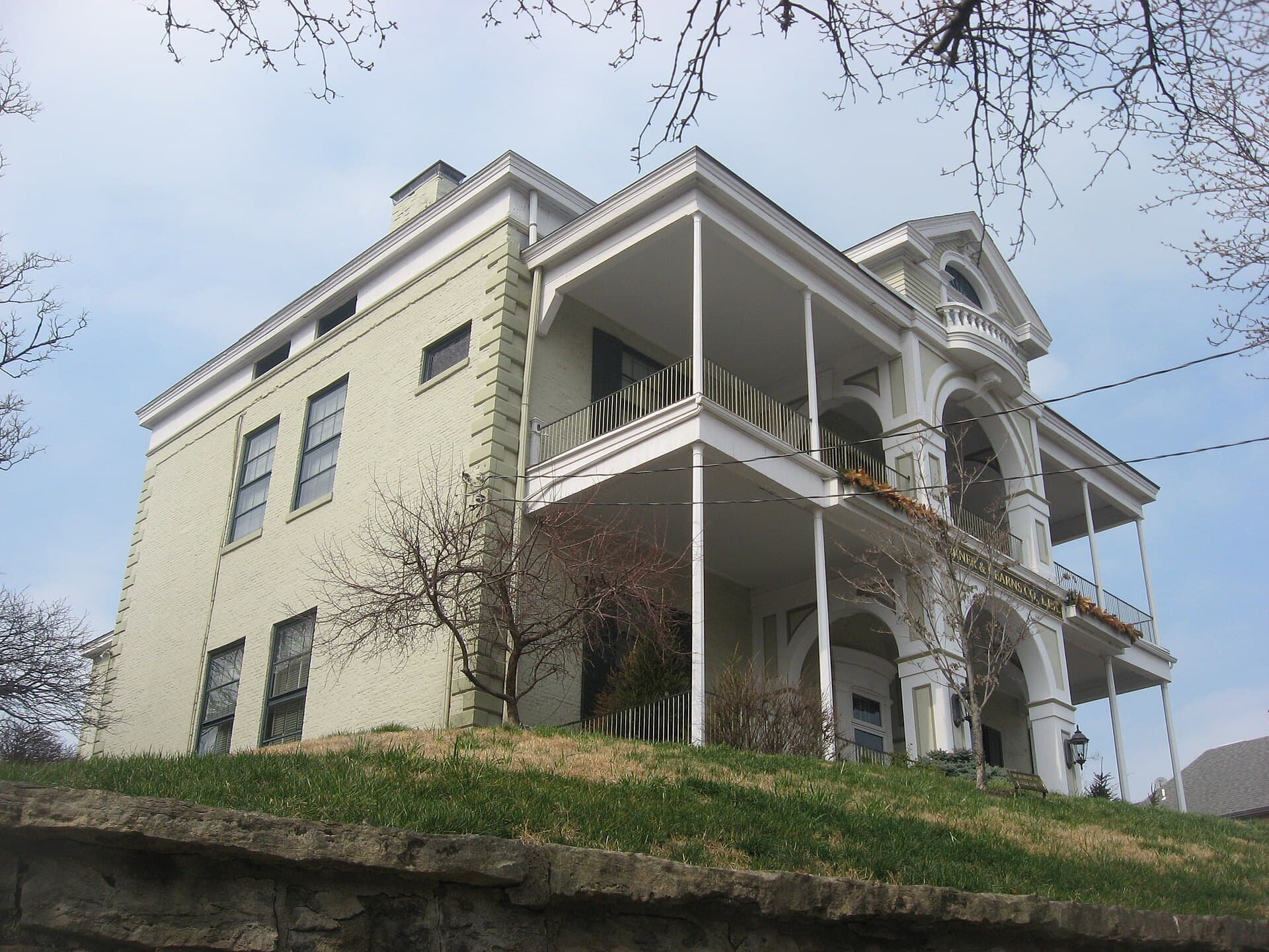 Mansion Hill Newport homes