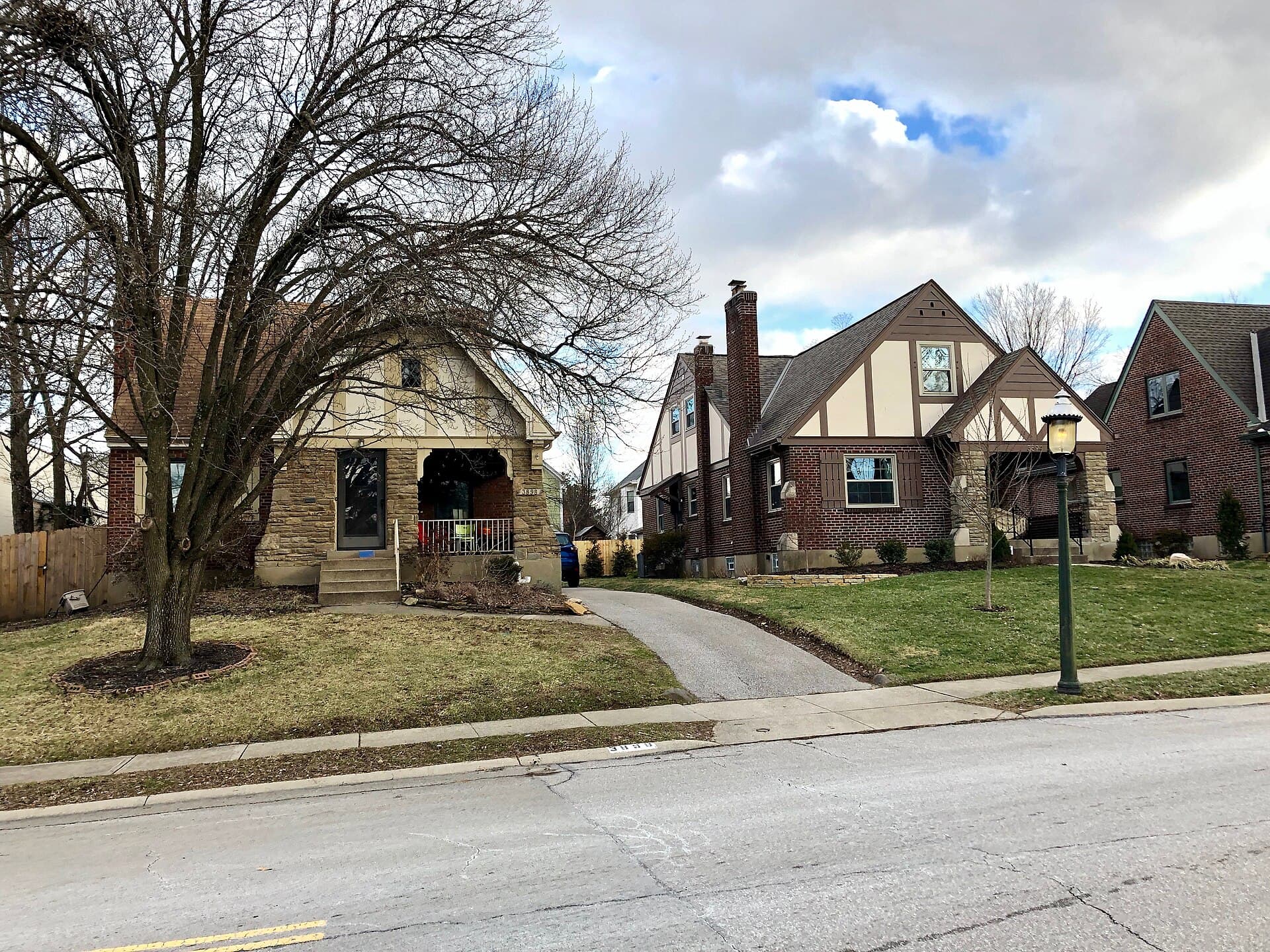 Drakewood Drive in Oakley, Cincinnati